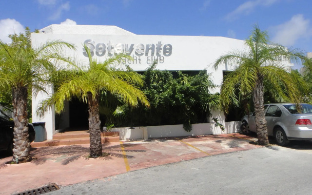 Hotel Sotavento & Yacht Club