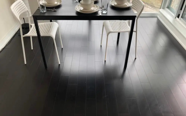 Deluxe Corner Suite - By Elite Suites