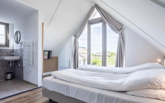 Spacious Villa on the North Sea