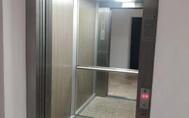 Queen Elizabeth, Ultracentral, Free Parking & AC