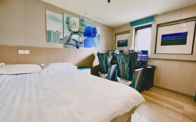 Yunhai Electric Sports Hotel (Yan'an West Road Subway Station)