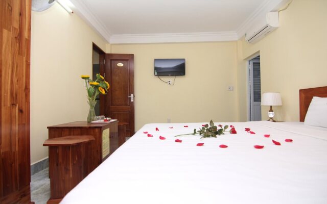 Huong Cang Sea View Hotel
