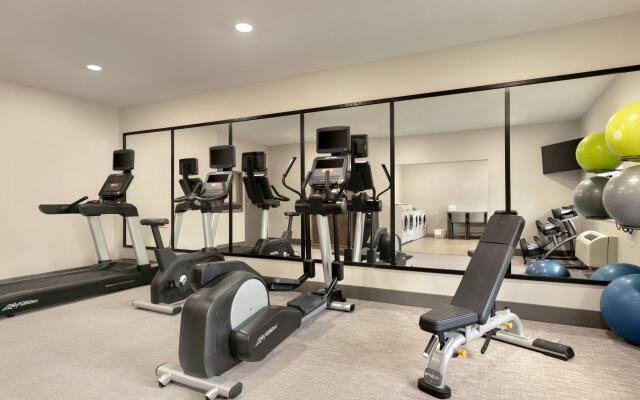 Candlewood Suites Springfield