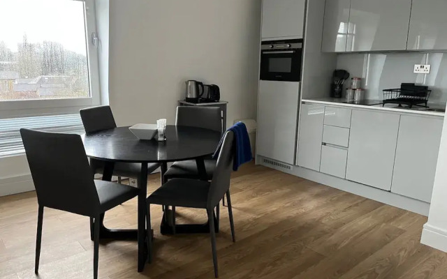 2br-modern-fullkitchen-25mincentrallondon-parking