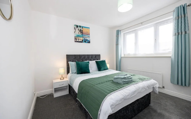 Captivating 3-bed House in Blackburn