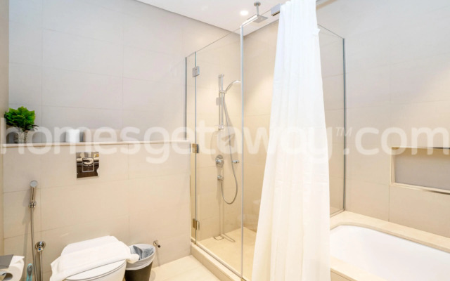 KeyOne - 3BR with Maids in Downtown Views