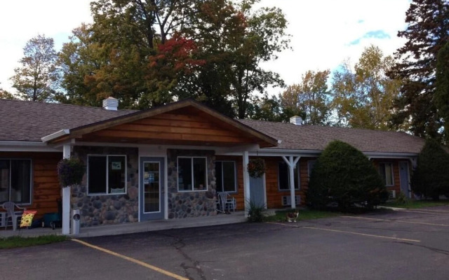 Alger Falls Motel