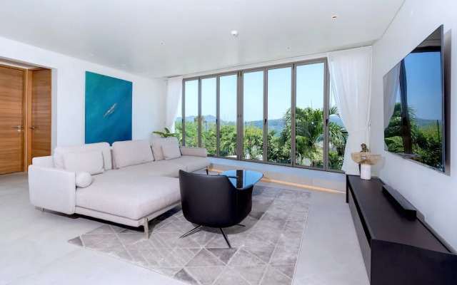 Sea View Condo BluePoint 817 Adults Only