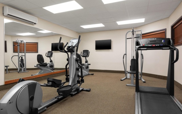 Baymont By Wyndham Greensboro/Coliseum