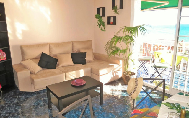 Bianca Seaview & Beach Apartment