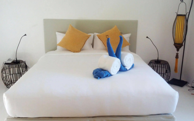 Sanae Beach Hua Hin