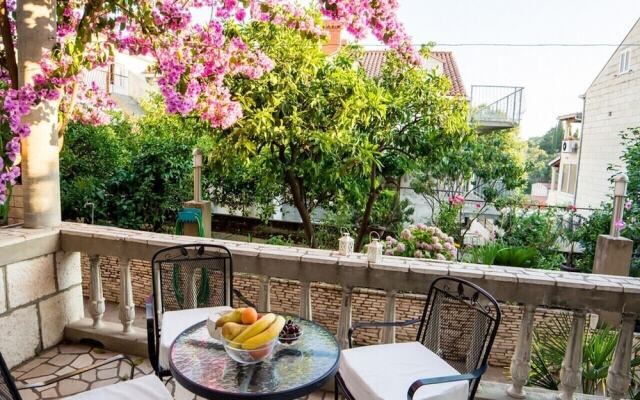 Apartments Bungevilla