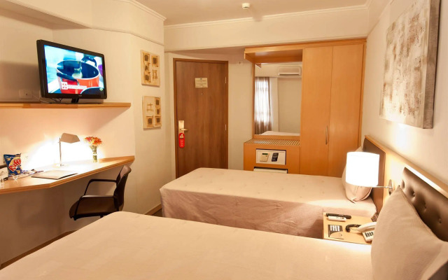 Summit Hotel Monaco