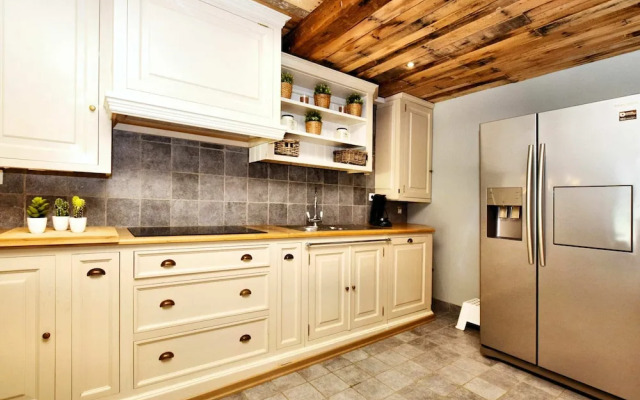Magnificent Holiday Home in Baronville With Heated Pool & Billiards