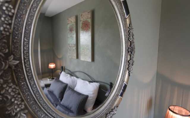 Spacious Villa With Private Swimming Pool and Jacuzzi