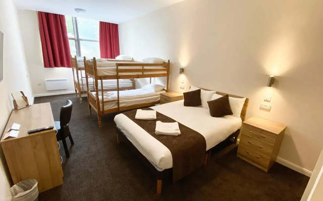 Russ Hill Hotel