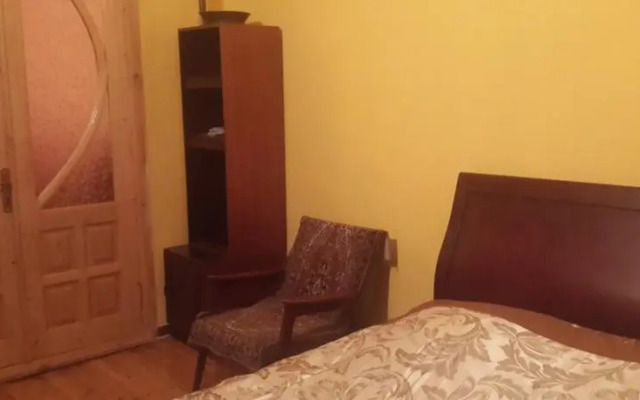 Gio's Guest House