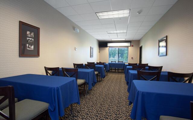 Holiday Inn Express & Suites Silt-Rifle by IHG