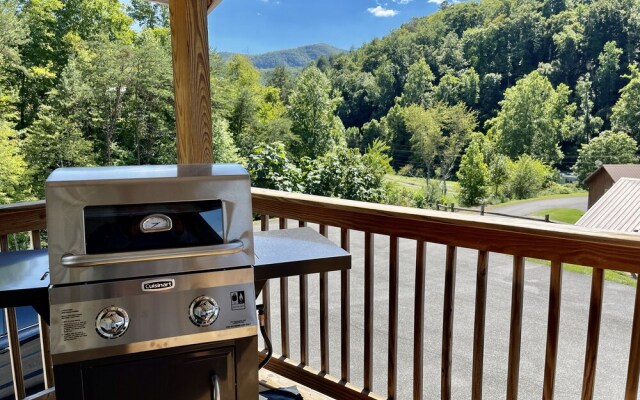 Double L Ranch 1 Bedroom Farmhouse by RedAwning