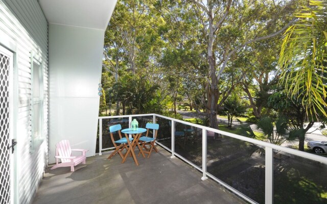 Shoal Bay Ave 4/14 - Shoal Bay