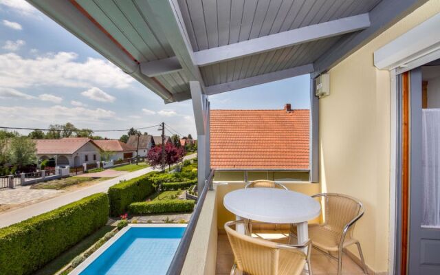 Apartment Cate Balatonmariafurdo