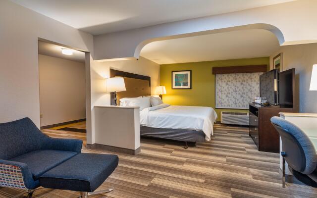 Country Inn & Suites by Radisson, South Haven, MI