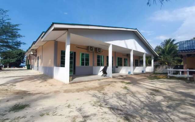 OYO 90799 Sharhan Residence