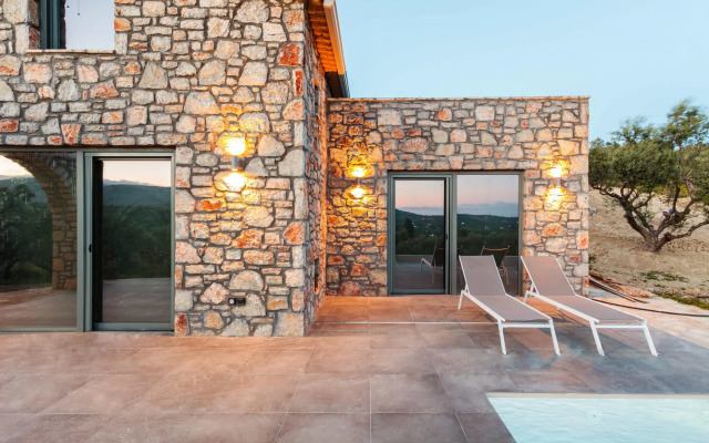 Gerakada Luxury-Horizon Villa with Private Pool