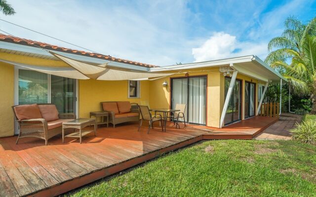 Seaside Sonata by Vtrips