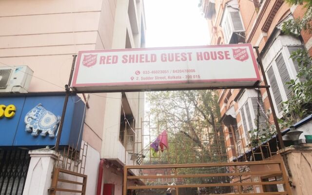 The Salvation Army Red  Shield Guest House - Hostel