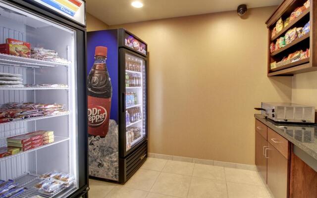 Cobblestone Hotel & Suites - Newton