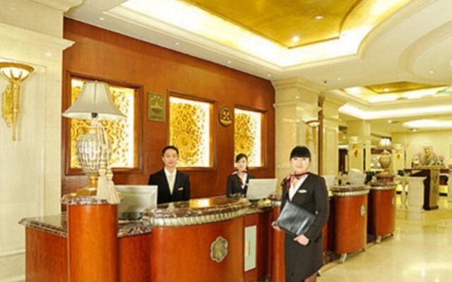 Yun-Ray Ambassador Hotel