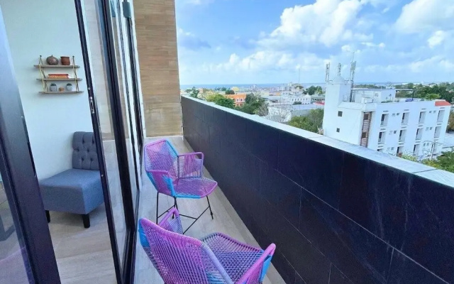 New Downtown Condo with Rooftop Pool