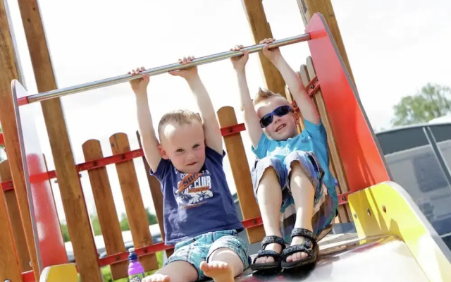 Charming Lodge in Staphorst With Pool Access