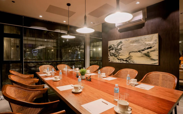 The Henry Hotel Roost Bacolod