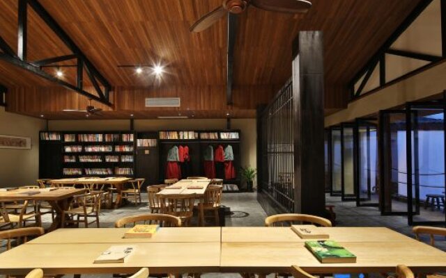 Tao She Resort Hotel (Jingdezhen Imperial Kiln Factory Store)