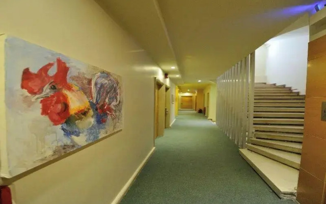 Adonis City Hotel