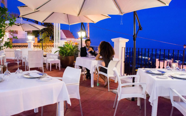 La Fonda Hotel
