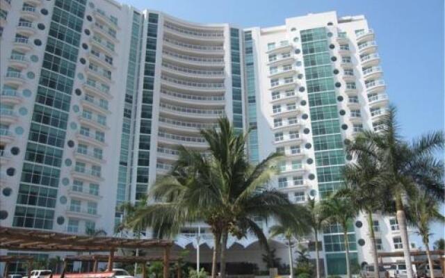 Bay View Grand Marina Condo 1004s