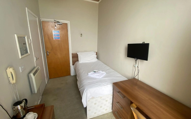 OYO Oban Hotel