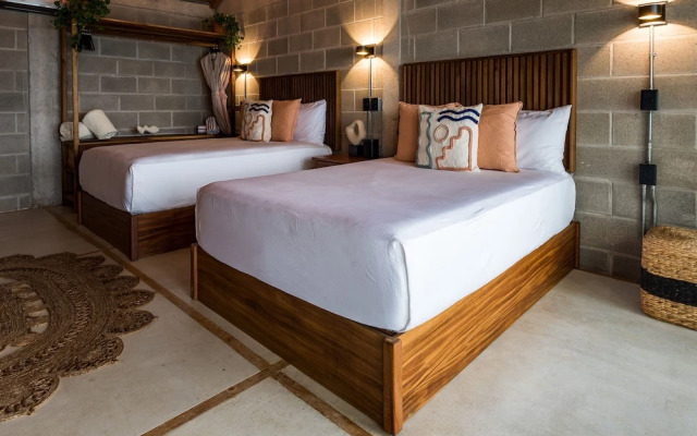 Tokipa at Punta Sayulita