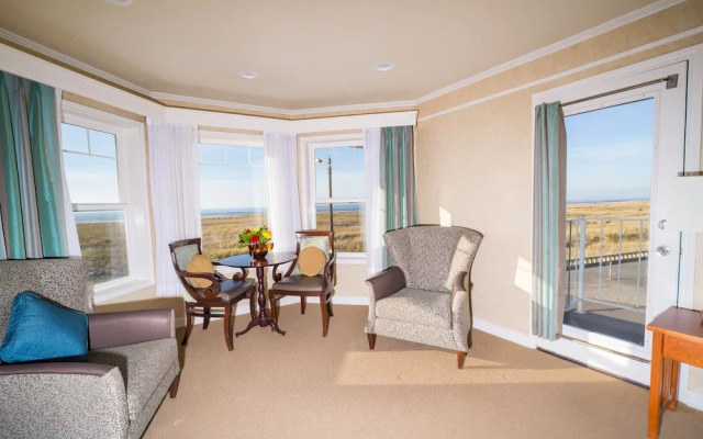 Inn of the Four Winds Oceanfront Seaside