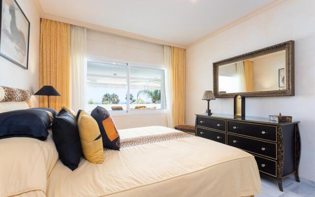 Bahia de Marbella Luxury Apartment