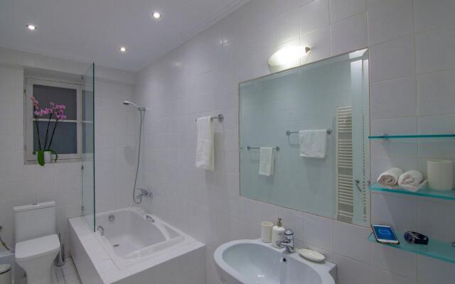 Art Pantheon Apartment (Three-Bedrooms)