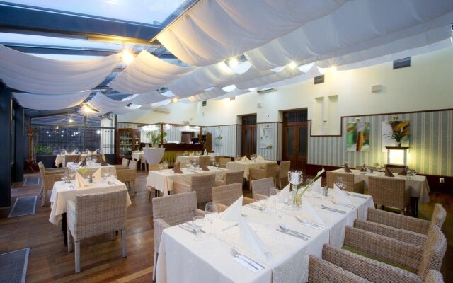 Hotel Golden Eagle