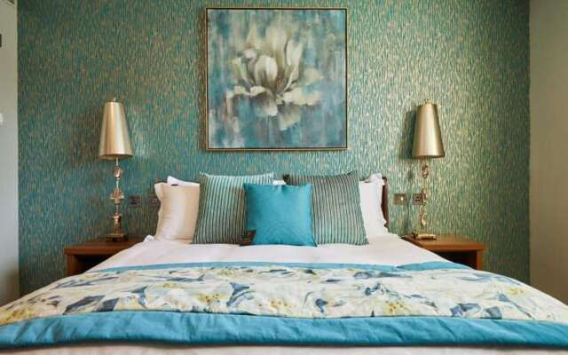 WorldHotels Distinctive Woughton House Hotel