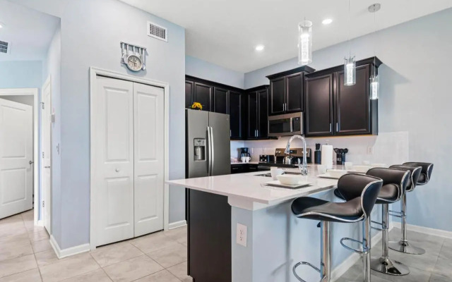 1151 Drop Lane