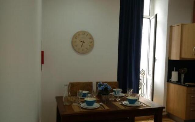 Watching Azores Apartments (R)