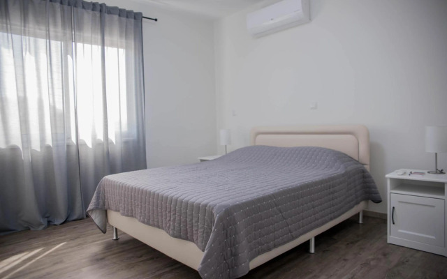 Modern one bedroom apartment at great location