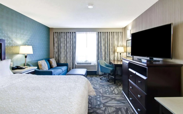 Hampton Inn & Suites by Hilton Calgary-Airport